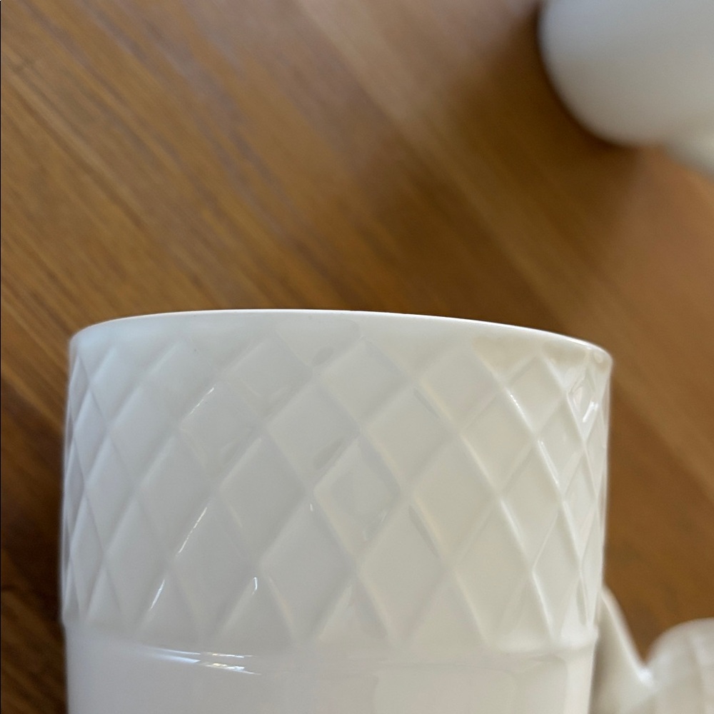 Set of 4 Mikasa large trellis coffee/tea mugs cups - Picture 9 of 9